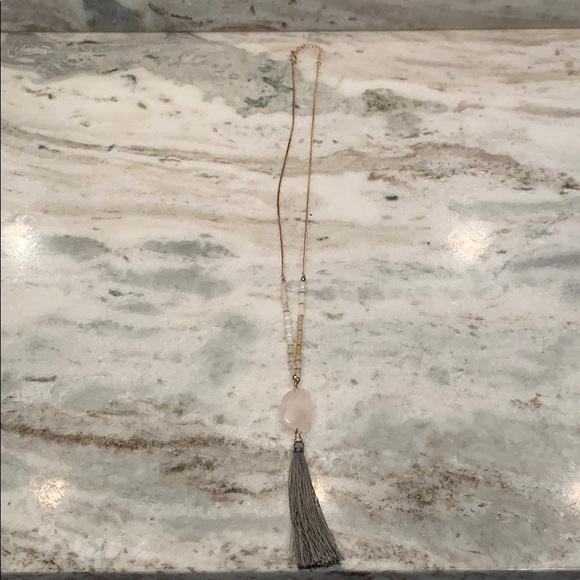 IMPECCABLE PIG TASSEL NECKLACE - Picture 3 of 3